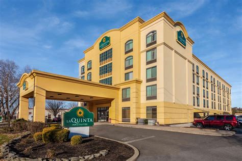 Now $121 (Was $̶1̶8̶1̶) on Tripadvisor: La Quinta Inn & Suites by Wyndham Garden City, Garden City. See 622 traveler reviews, 71 candid photos, and great deals for La Quinta Inn & Suites by Wyndham Garden City, ranked #5 of 5 hotels in Garden City and rated 3.5 of 5 at Tripadvisor. 